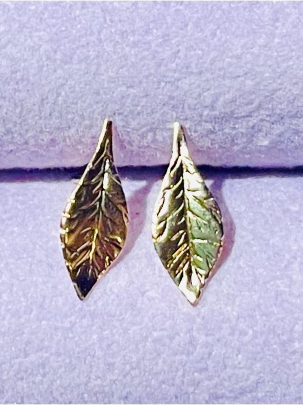 14k Solid Gold Dainty Leaf Stud Earrings w/ Backs MARKED 14K